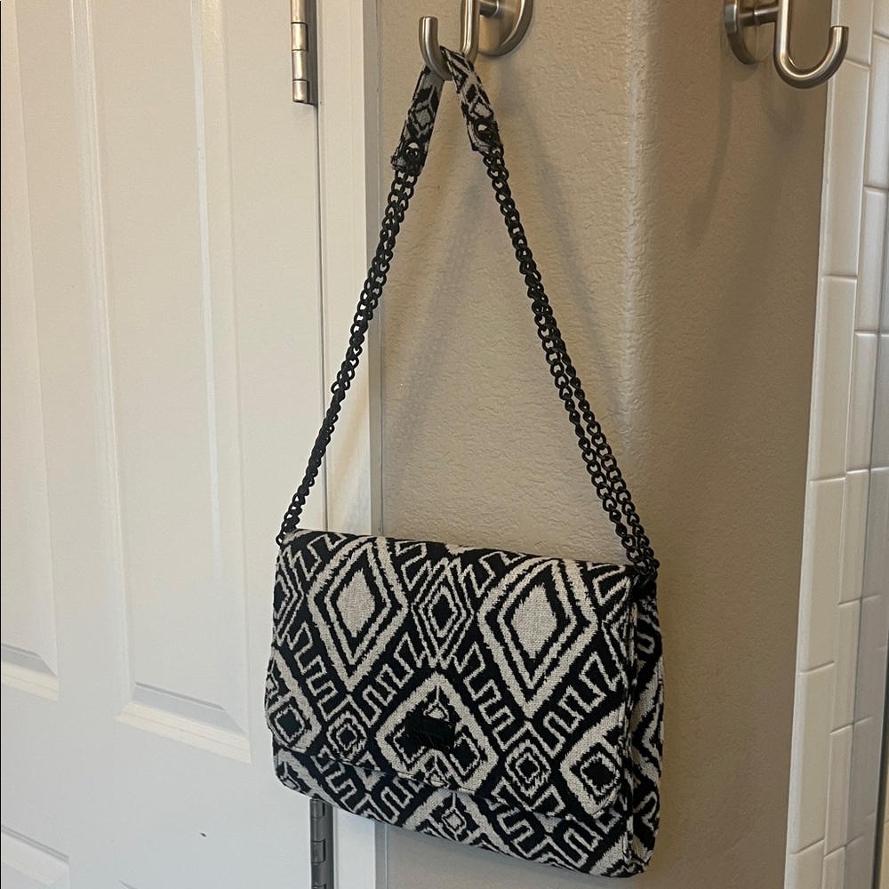 Billabong Black and White Diamond Pattern Shoulder Bag
